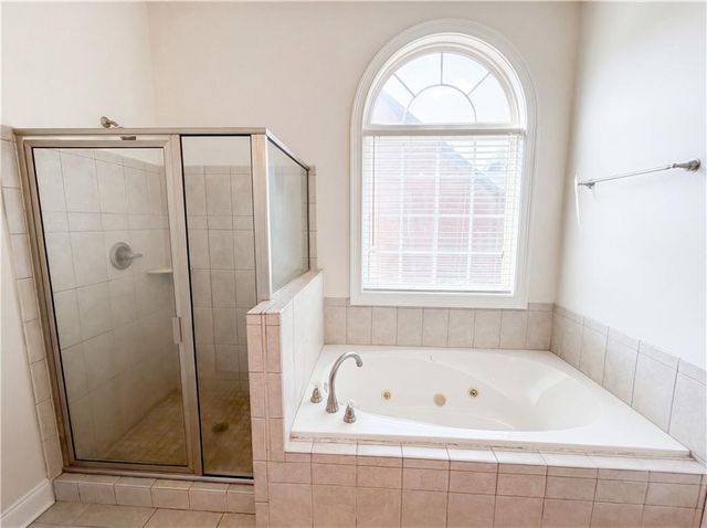 8111 Crestview Drive SE, Covington, GA 30014