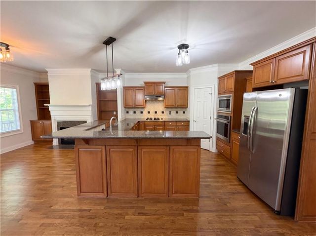 8111 Crestview Drive SE, Covington, GA 30014