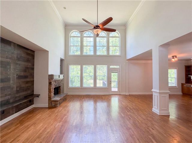 8111 Crestview Drive SE, Covington, GA 30014