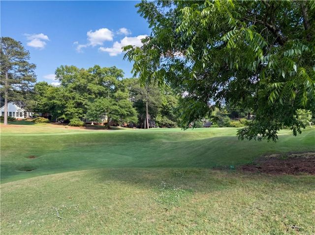8111 Crestview Drive SE, Covington, GA 30014