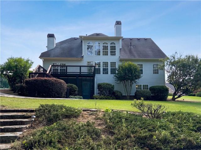 8111 Crestview Drive SE, Covington, GA 30014