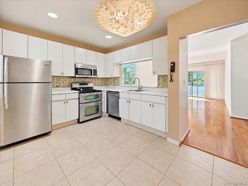 618 Louisiana Avenue 2, Brooklyn, NY 11239 — exterior