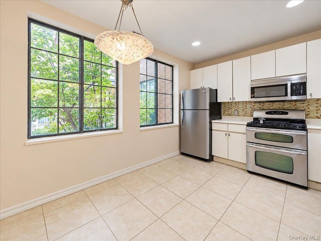 618 Louisiana Avenue 2, Brooklyn, NY 11239 — photo 2