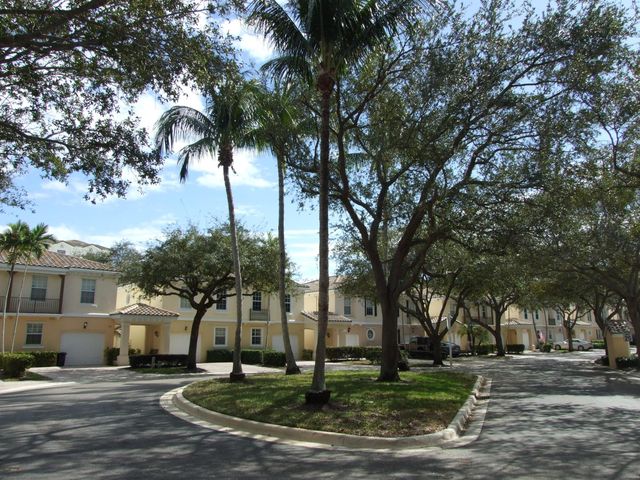 181 Santa Barbara Way, Palm Beach Gardens, FL 33410