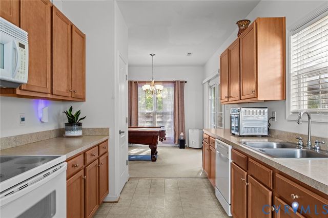 13324 Naylors Blue Ct, Chester, VA 23836
