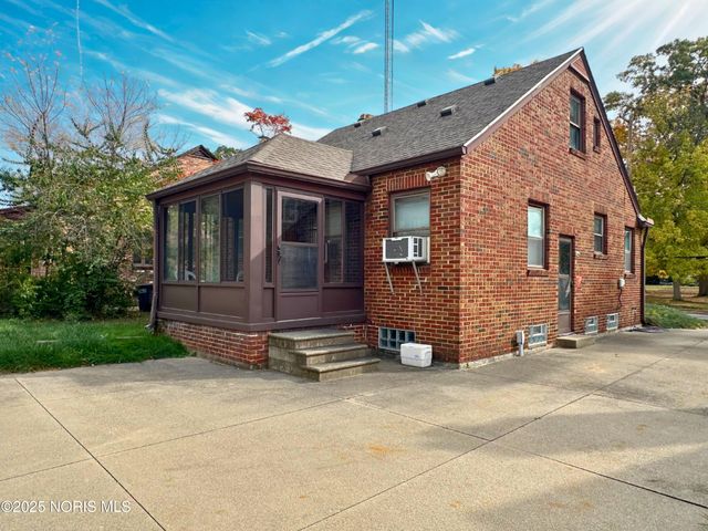 2138 Sherwood Avenue, Toledo, OH 43614