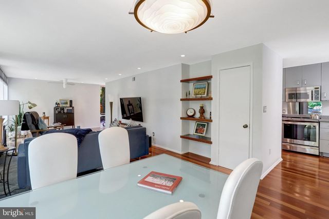 2412 BRENTWOOD PL, Alexandria, VA 22306