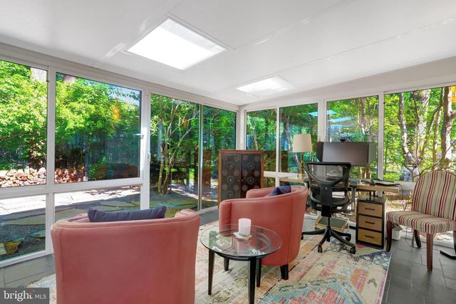 2412 BRENTWOOD PL, Alexandria, VA 22306