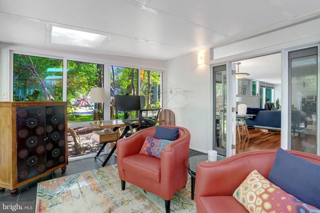 2412 BRENTWOOD PL, Alexandria, VA 22306