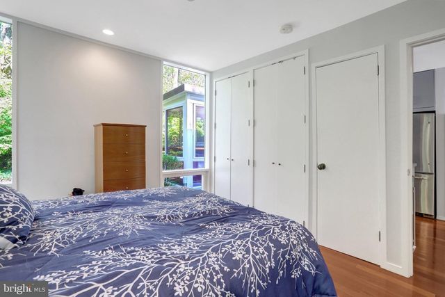 2412 BRENTWOOD PL, Alexandria, VA 22306