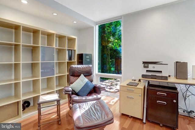 2412 BRENTWOOD PL, Alexandria, VA 22306