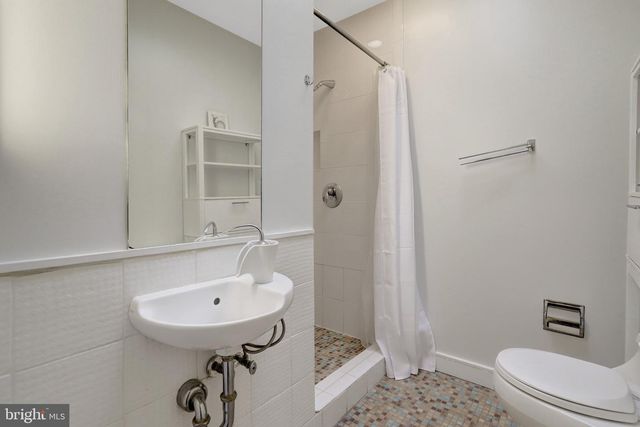 2412 BRENTWOOD PL, Alexandria, VA 22306