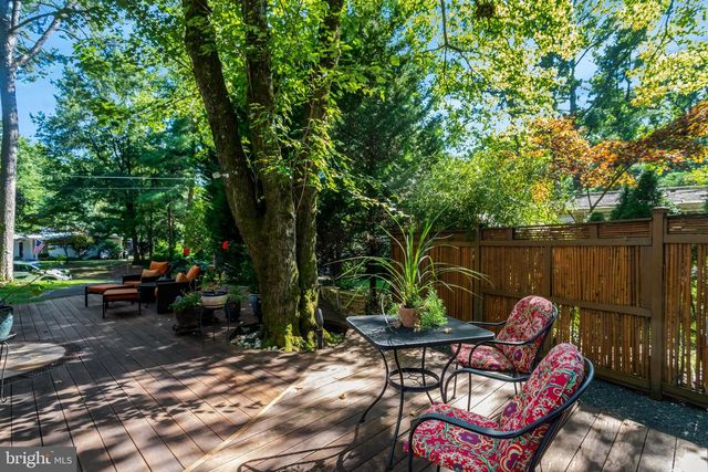 2412 BRENTWOOD PL, Alexandria, VA 22306