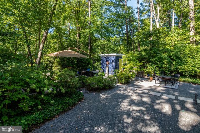 2412 BRENTWOOD PL, Alexandria, VA 22306