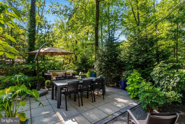 2412 BRENTWOOD PL, Alexandria, VA 22306
