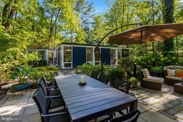 2412 BRENTWOOD PL, Alexandria, VA 22306