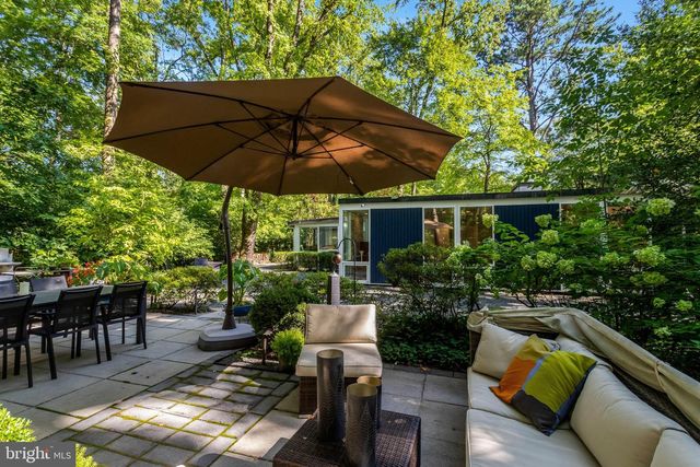 2412 BRENTWOOD PL, Alexandria, VA 22306