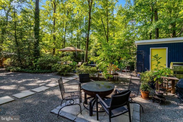2412 BRENTWOOD PL, Alexandria, VA 22306