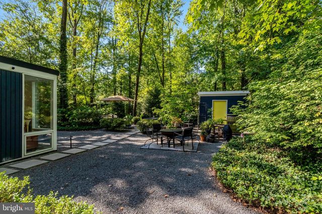 2412 BRENTWOOD PL, Alexandria, VA 22306