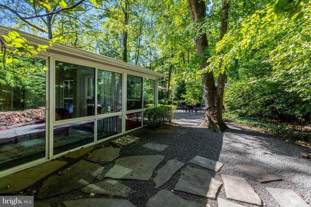 2412 BRENTWOOD PL, Alexandria, VA 22306