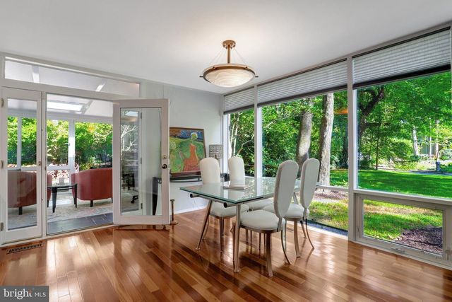 2412 BRENTWOOD PL, Alexandria, VA 22306