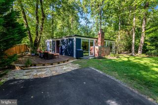 2412 BRENTWOOD PL, Alexandria, VA 22306