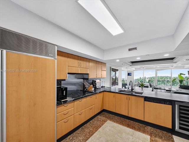 1455 Ocean Dr 704, Miami Beach, FL 33139