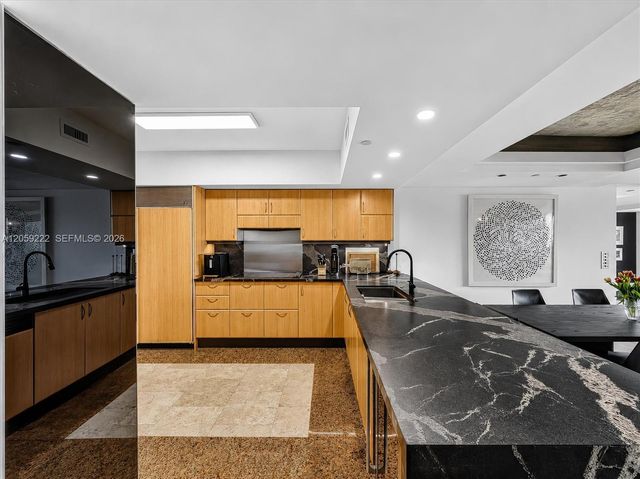 1455 Ocean Dr 704, Miami Beach, FL 33139