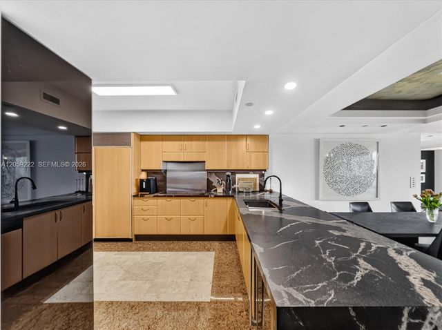 1455 Ocean Dr 704, Miami Beach, FL 33139