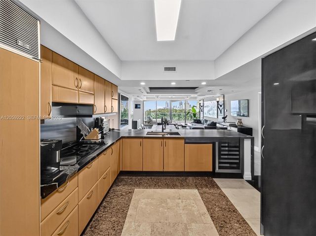 1455 Ocean Dr 704, Miami Beach, FL 33139