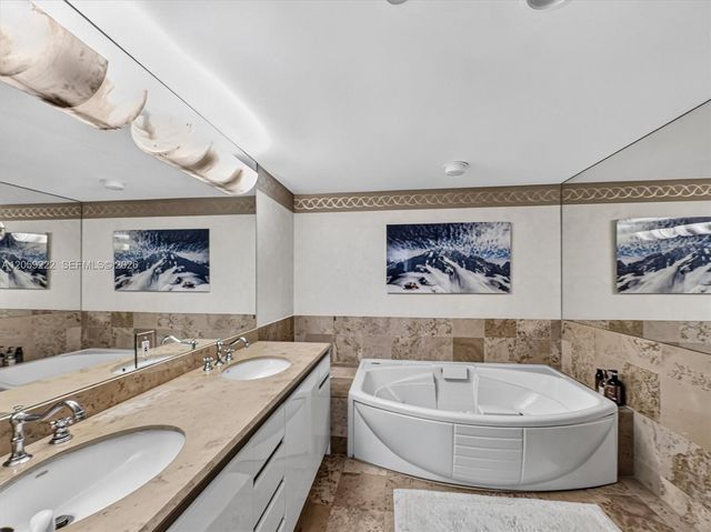 1455 Ocean Dr 704, Miami Beach, FL 33139