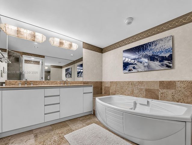 1455 Ocean Dr 704, Miami Beach, FL 33139