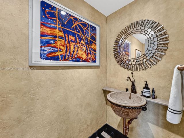1455 Ocean Dr 704, Miami Beach, FL 33139