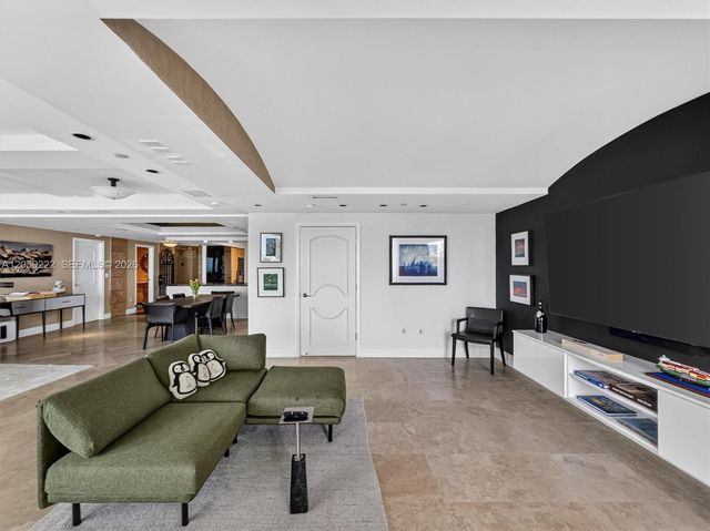 1455 Ocean Dr 704, Miami Beach, FL 33139