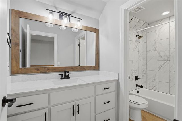 14170 Fox Lair Lane, Edmond, OK 73025