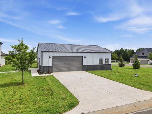 14170 Fox Lair Lane, Edmond, OK 73025