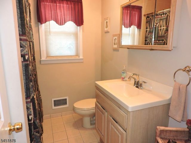 15 Main Ave 0, Elmwood Park Boro, NJ 07407