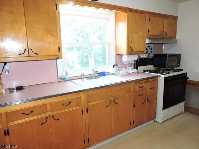 15 Main Ave 0, Elmwood Park Boro, NJ 07407