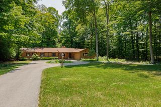 3862 N Trillium Drive, Leland, MI 49654