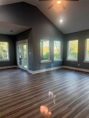 1755 Amelia, Beaumont, TX 77707