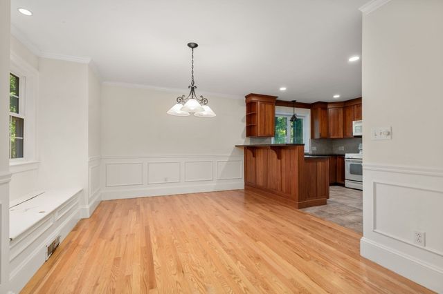 7 Castle Gate Road, Wayland, MA 01778