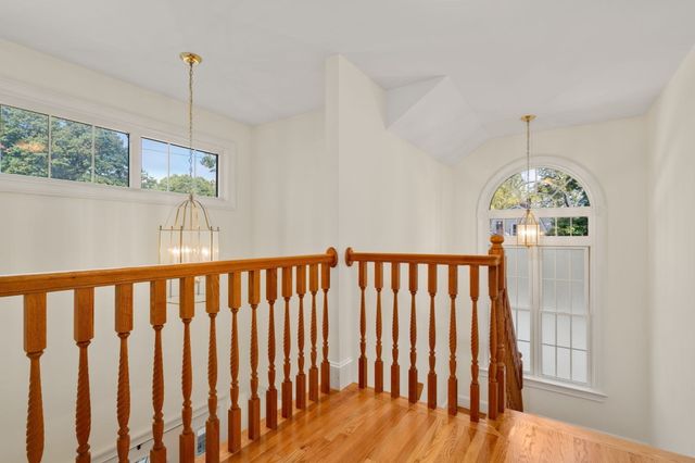 7 Castle Gate Road, Wayland, MA 01778