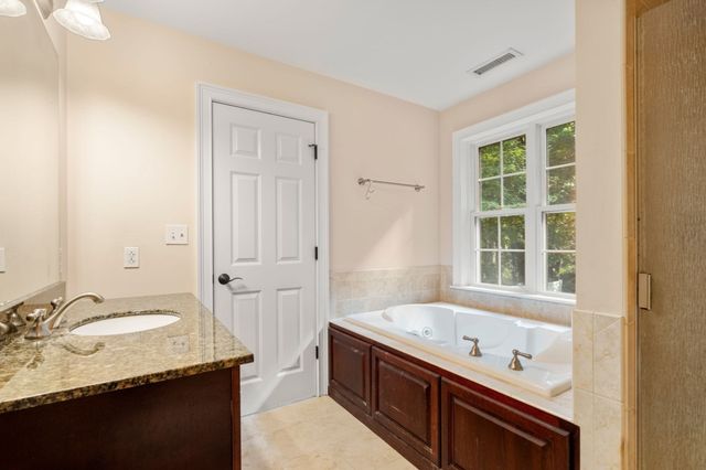 7 Castle Gate Road, Wayland, MA 01778