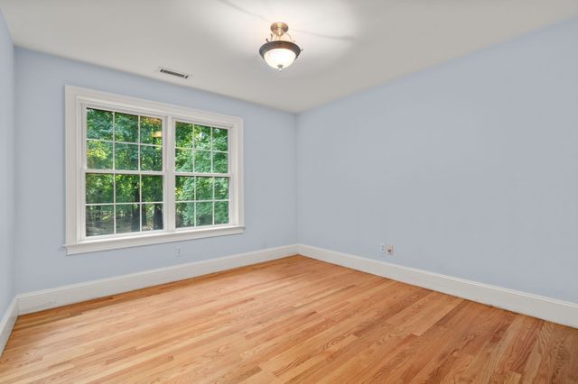 7 Castle Gate Road, Wayland, MA 01778