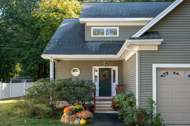 7 Castle Gate Road, Wayland, MA 01778