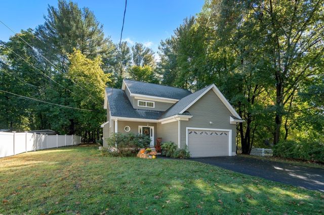 7 Castle Gate Road, Wayland, MA 01778
