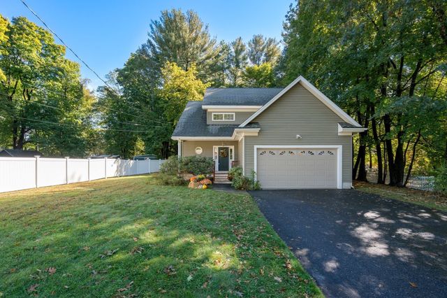 7 Castle Gate Road, Wayland, MA 01778