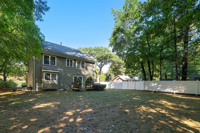 7 Castle Gate Road, Wayland, MA 01778