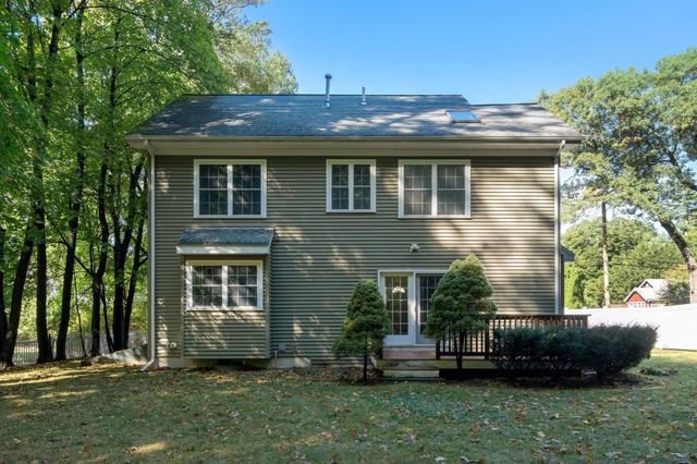 7 Castle Gate Road, Wayland, MA 01778