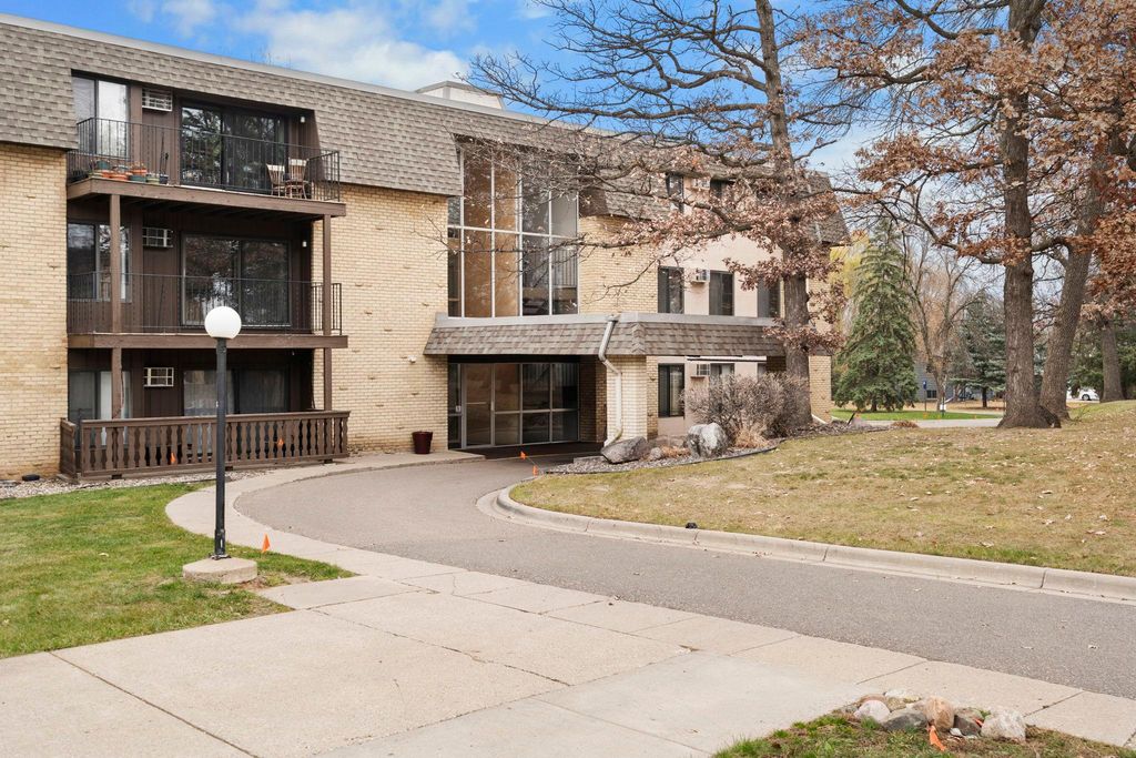 3431 Kent Street 801, Shoreview, MN 55126